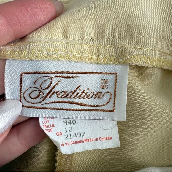 TRADITION | Vintage Belted Tailored Shorts - Picture 8 of 12